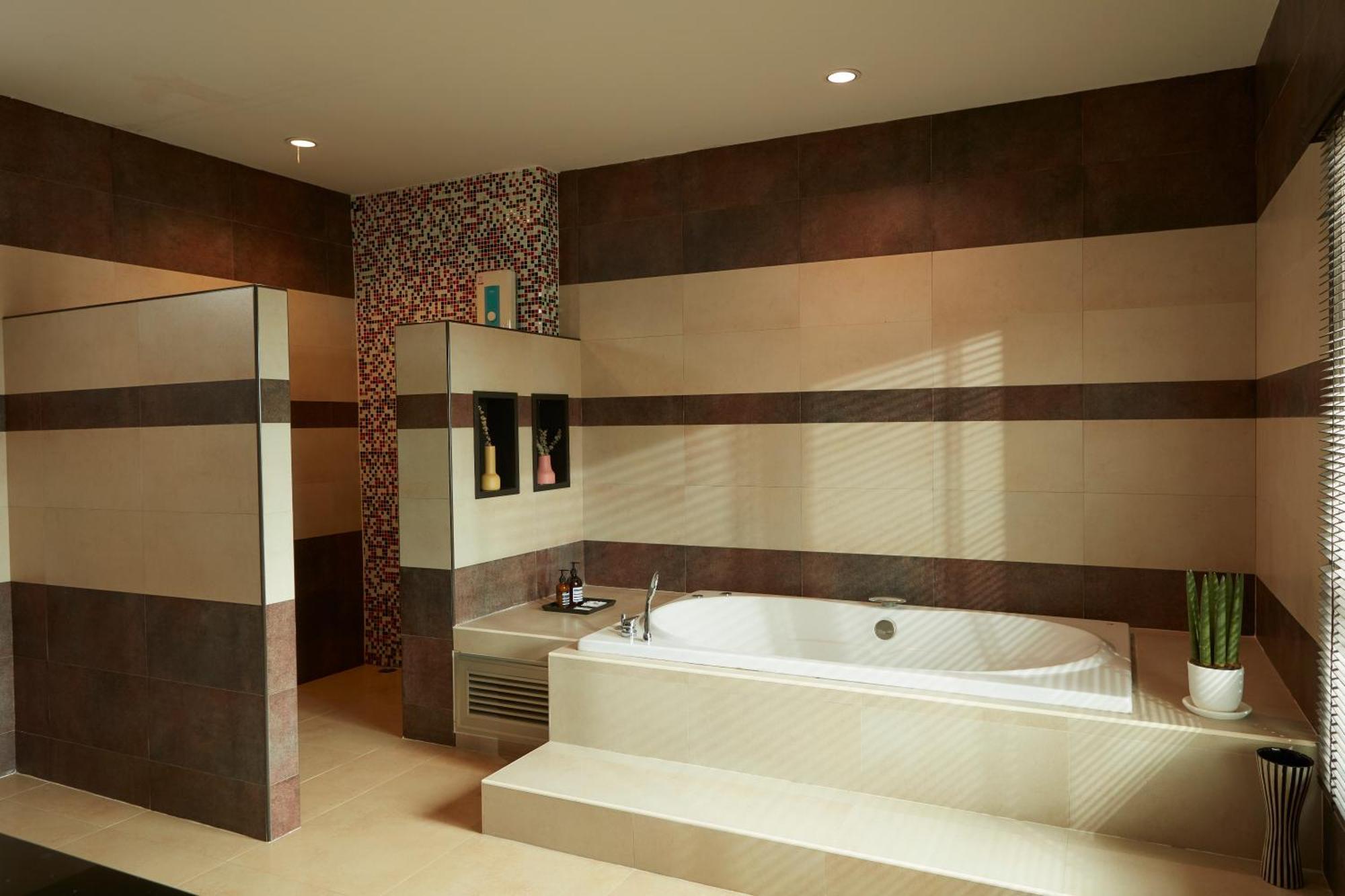 Rhienchai Place Hotel Surat Thani Luaran gambar